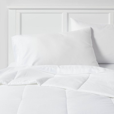 Twin/twin Xl All Season Comforter Insert White - Room Essentials™ : Target