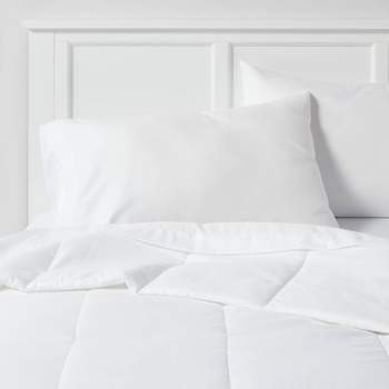 Full/Queen All Season Comforter Insert White - Room Essentials™