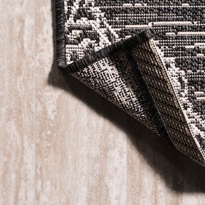 Black and Ivory Medallion Flat Woven Indoor/Outdoor Rug