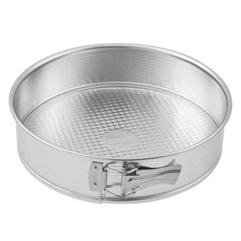 Met Lux 9 Silver Aluminum Springform Cake Pan - 9'' x 9'' x 3 '' - 1 count  box