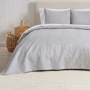 Great Bay Home Pinsonic Medallion Reversible Quilt Set With Shams - 1 of 4