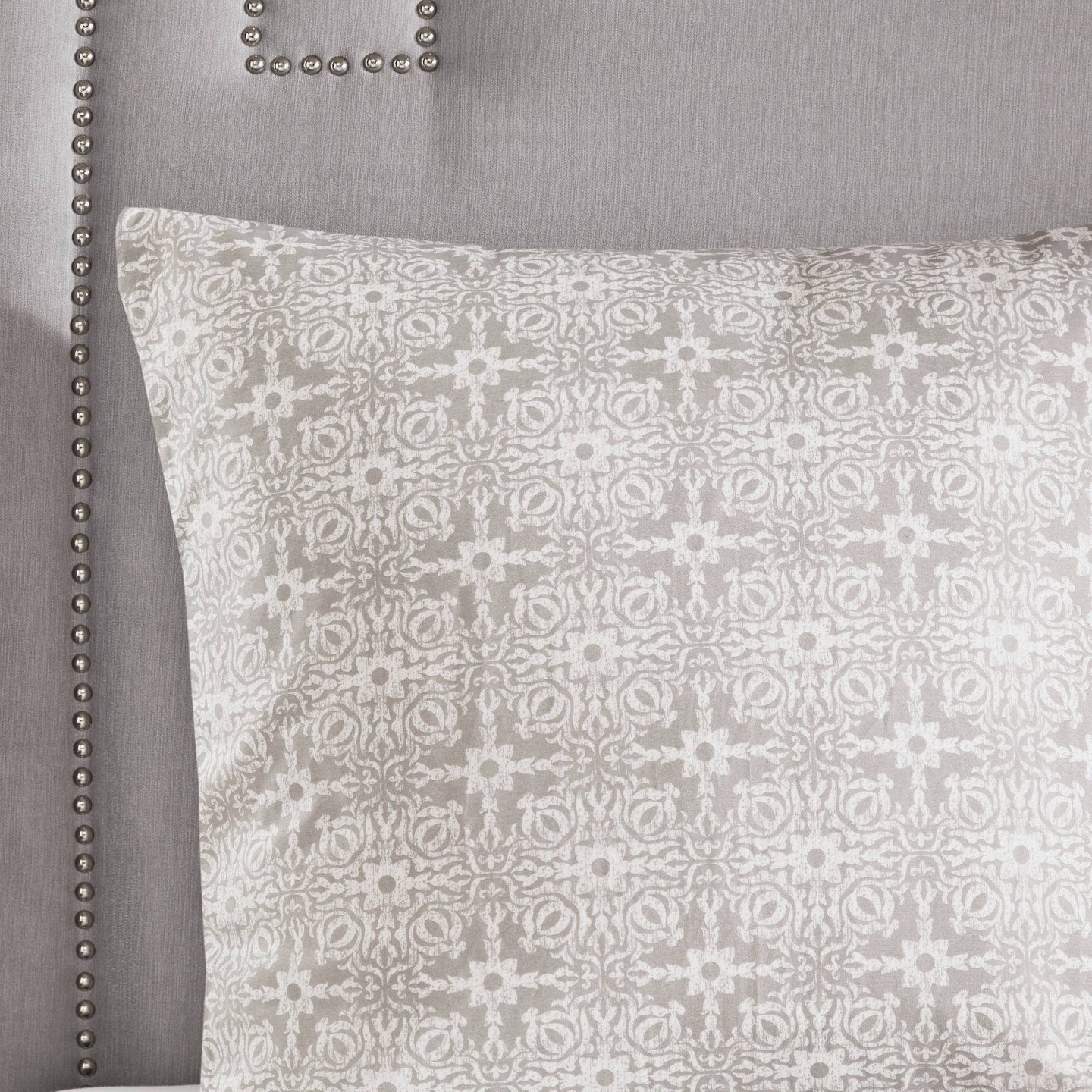 Комплект с одеялом Madison Park Alicia King/California King 6pc Comforter Set Gray/Ivory, Medallion Pattern, Percale Weave, цвет: Серый — фото 7