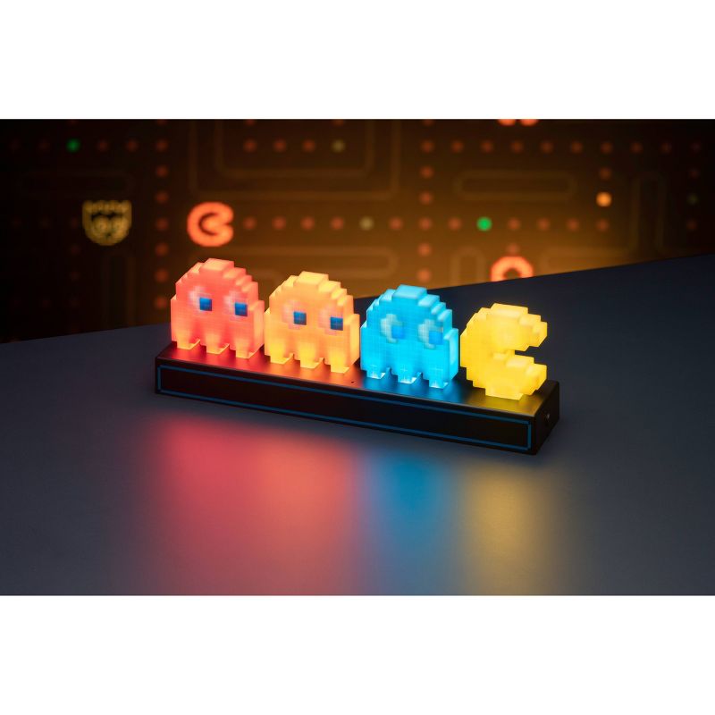 Pac-Man and Ghost Icons LED Light, 2 of 5