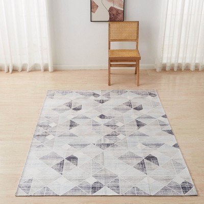 Great Bay Home Distressed Geometric Print Washable Area Rug