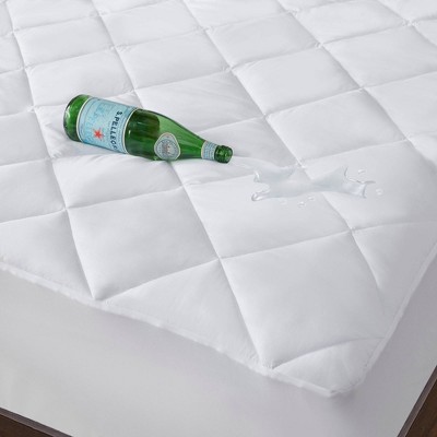 Twin White Waterproof Down Alternative Mattress Pad