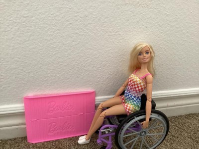  Barbie Fashionistas Doll #165 with Wheelchair and Ramp, Wavy  Blonde Hair and Tropical-Print Outfit with Accessories : Everything Else