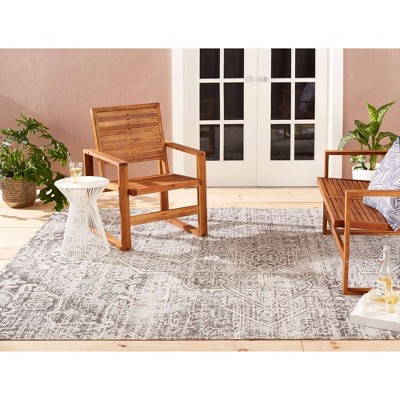 Sofia Fleur Gray Medallion Synthetic Indoor/Outdoor Rug 7'9" x 10'2"