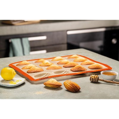 Silicone Non-Stick Madeleine Baking Mold, 16 Cavity