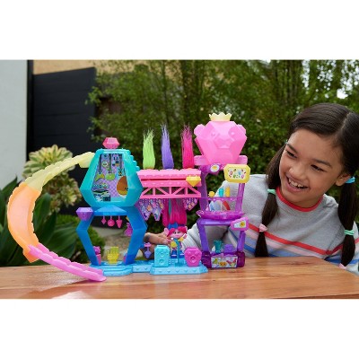 DreamWorks Trolls Band Together Mount Rageous Playset with Queen Poppy Small Doll &#38; 25+ Accessories