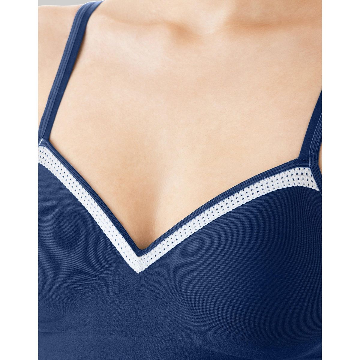 Hanes Foam Evolution Women’s Wireless Bra with SmoothTec Band - thumbnail 7
