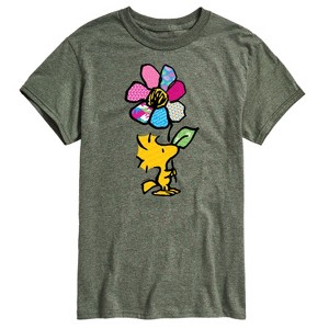 Men's - Peanuts - Woodstock With Flower And Pattern Short Sleeve Graphic T-Shirt - 1 of 4