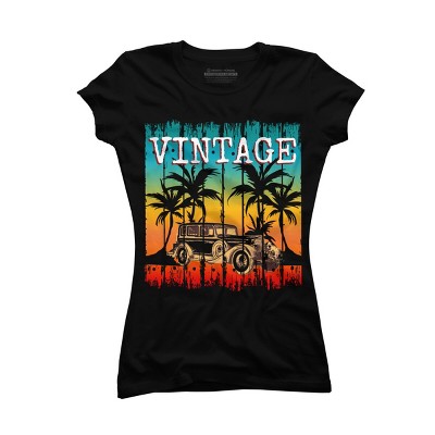 Junior's Design By Humans Vintage Classic Car At Beach By punsalan T-Shirt