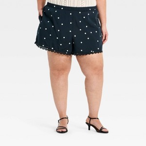 Women's Lace Trim Printed Fashion Pull-On Shorts 3