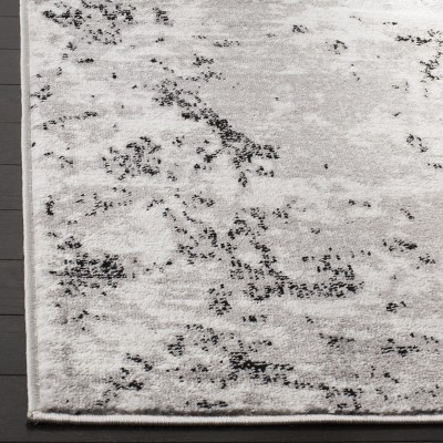 Skyler 6'7" Square Grey/Ivory Synthetic Medallion Area Rug
