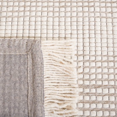 Ivory and Beige Handwoven Wool Area Rug, 4' x 6'