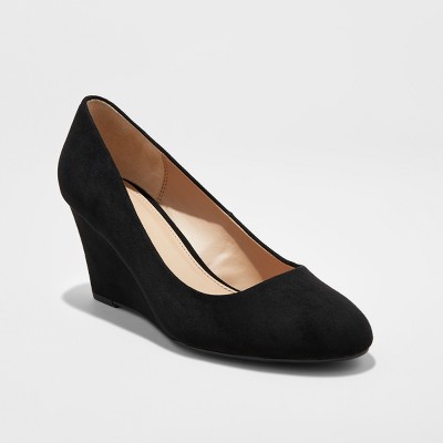 round toe black shoes