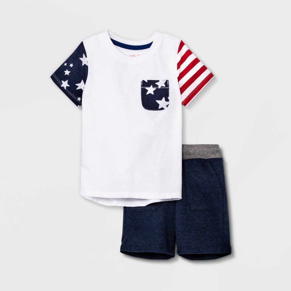 Size 3T Toddler Boys' 2pc Stars and Stripes Short Sleeve T-Shirt and French Terry Shorts Set - Cat & Jack White 3T