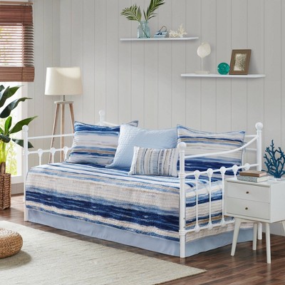 target daybed bedding