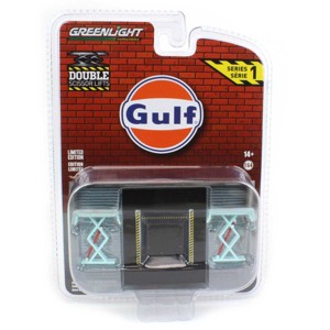 Greenlight Collectibles 1/64 Auto Body Shop, Gulf Oil, Auto Double Scissor Lifts Series 1 16160-B - 1 of 2