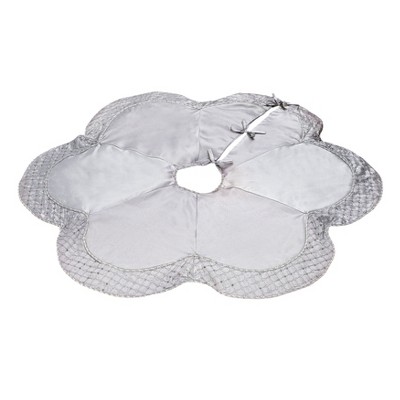 BrylaneHome Scallop Edge Border Christmas Tree Skirt