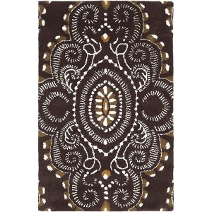 Wyndham WYD372 Hand Tufted Area Rug  - Safavieh - 1 of 3
