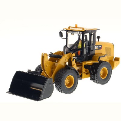 CAT Caterpillar 930K Wheel Loader w/Interchangeable Work Tools: Bucket & Fork & Operator 1/50 Model by Diecast Masters