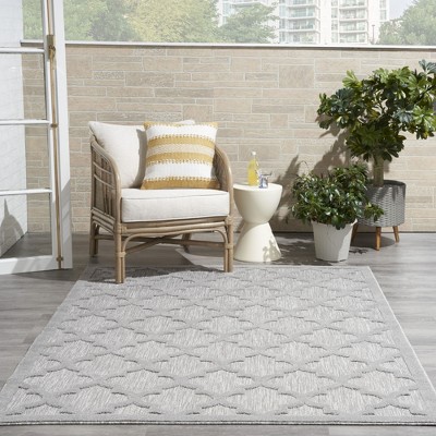 Silver Grey Trellis Synthetic 4' x 6' Easy-Care Area Rug