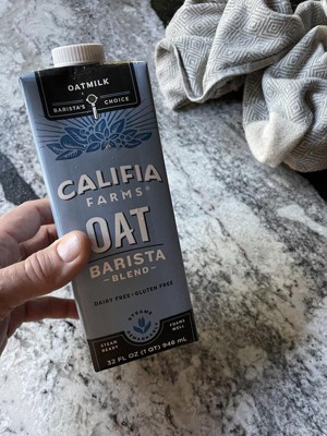 Califia Farms - Oat Barista Blend Oat Milk, 32 Oz (Pack of 6), Shelf  Stable, Dairy Free, Plant Based, Vegan, Gluten Free, Non GMO, High Calcium,  Milk