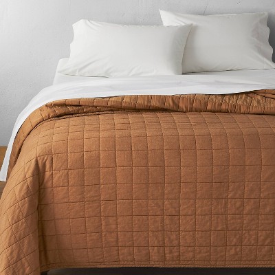 Full Queen Heavyweight Linen Blend Quilt Warm Brown Casaluna