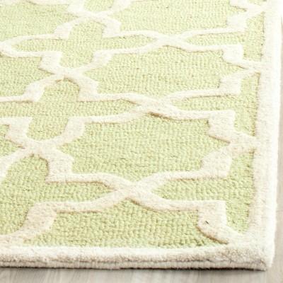 Hand-Tufted Woolen Harmony Rug in Light Green/Ivory, 5' x 8'