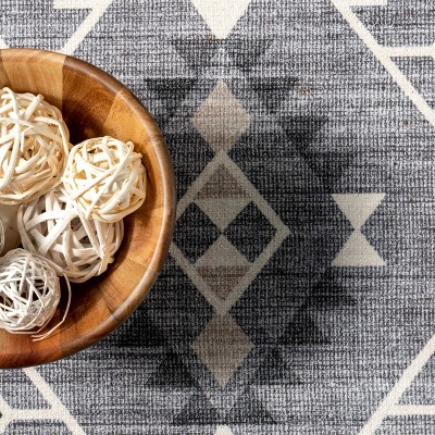 Gray Southwestern 8' x 10' Machine Washable Area Rug