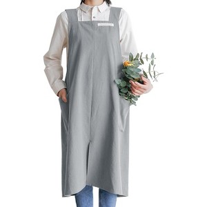 Elegant and Practical: Unisex Cross-Back Apron in Soft Cotton - Features Convenient Pockets for a More Organized Cooking Experience - 1 of 4