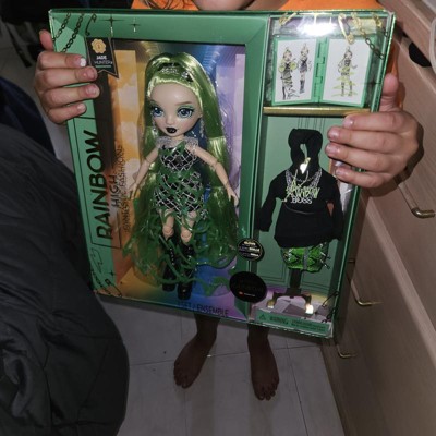 Rainbow High Fantastic Fashion Jade Hunter 11 Fashion Doll w/ Playset