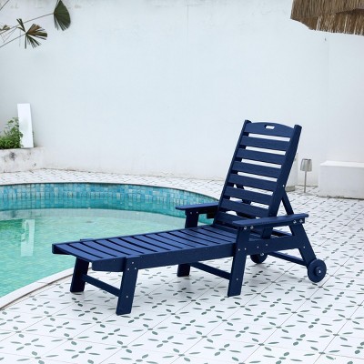 5 Level Adjustable Outdoor Chaise Lounge With Wood Texture,HDPE Patio Chaise Lounge,Patio Lounge Chair With Wheels And Cup Holder -Maison Boucle