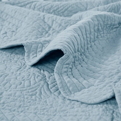 Oversized Blue Cotton Fill Quilted Throw with Scalloped Edges