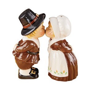 Collections Etc Darling Kissing Pilgrims Salt & Pepper Shaker - 1 of 2