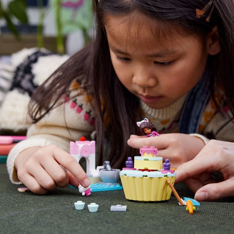 LEGO Gabby&#39;s Dollhouse Bakey With Cakey Fun Building Toy Set 10785, 3 of 8