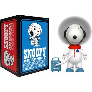 Super7 - Peanuts - SuperSize Vinyl - Snoopy (White Spacesuit) - 1 of 4