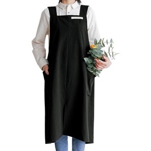 Elegant and Practical: Unisex Cross-Back Apron in Soft Cotton - Features Convenient Pockets for a More Organized Cooking Experience - 1 of 4