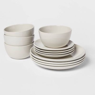 Mainstays 50 Cent Plastic Dinnerware - Walmart Finds