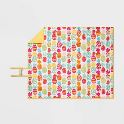 72" x 60" Pineapples Printed Picnic Blanket - Sun Squad™