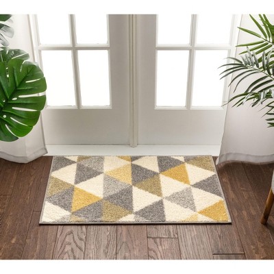 Gold and Ivory Geometric Triangle Area Rug, 2' x 3'