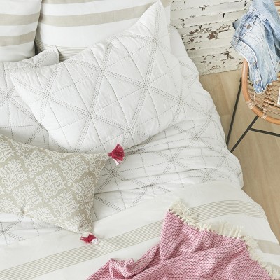 White Cotton Queen Reversible Quilt with Geometric Stitching