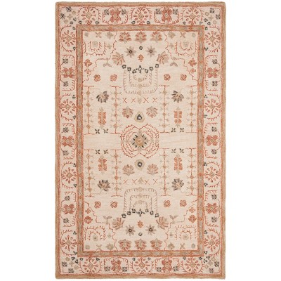 Sand Floral Tufted Accent Rug 4'x6' - Safavieh