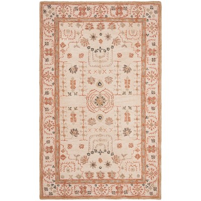 Sand Floral Tufted Accent Rug 4'x6' - Safavieh