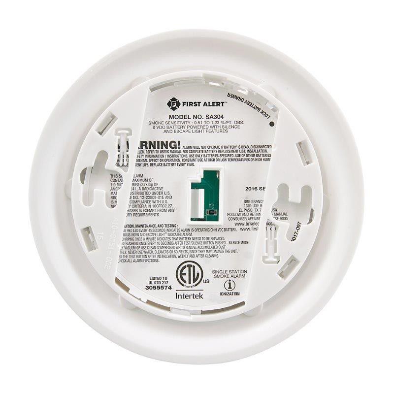 First Alert SA304CN3 Battery Powered Smoke Detector with LED Escape Light, 4 of 6