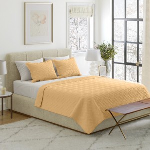 Lavish Home 2PC Twin Quilt Set with Sham, Yellow - 1 of 4