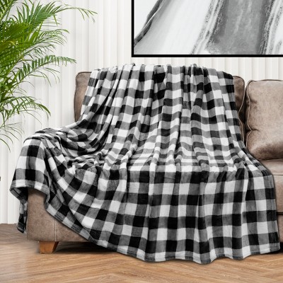 Cozy Buffalo Plaid Fleece Queen Blanket in White/Black