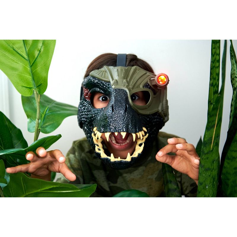 Jurassic World Track &#39;N Roar Indoraptor Role Play Mask, 4 of 8