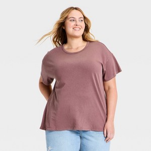 Women's Short Sleeve Boyfriend T-Shirt - Universal Thread™ Mauve